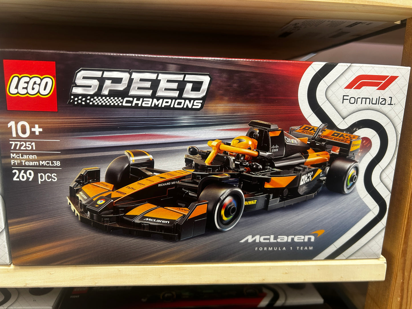 Lego 77251 McLaren F1 Team